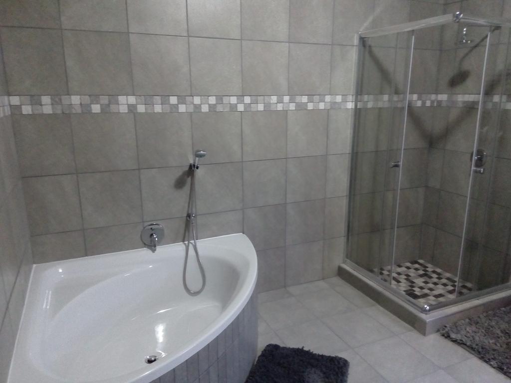 Xain Quaz Camp Hotel Gobabis Eksteriør billede